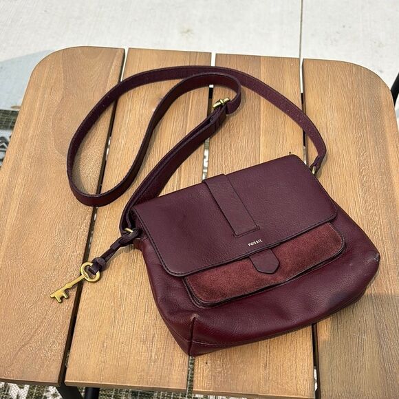 Fossil Kinley Small Fold Over Leather Crossbody Bag maroon burgundy  purse EUC - Picture 1 of 12